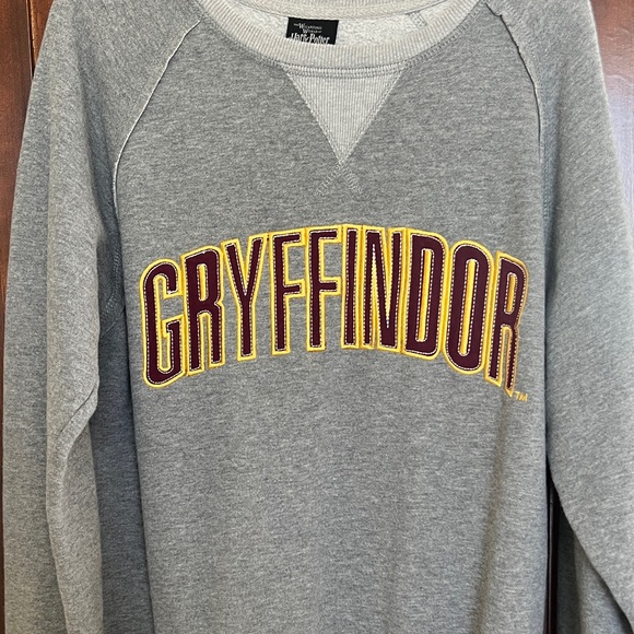 Harry Potter Gryffindor Gray Sweatshirt - Picture 1 of 6